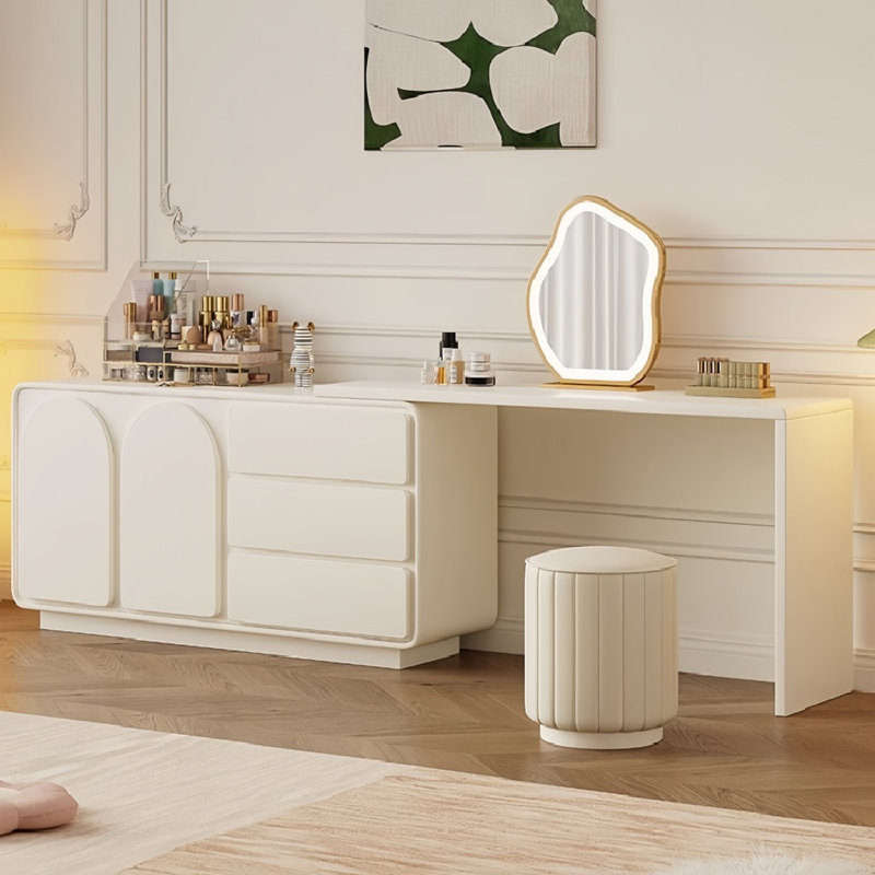 Rousselle, Cream White