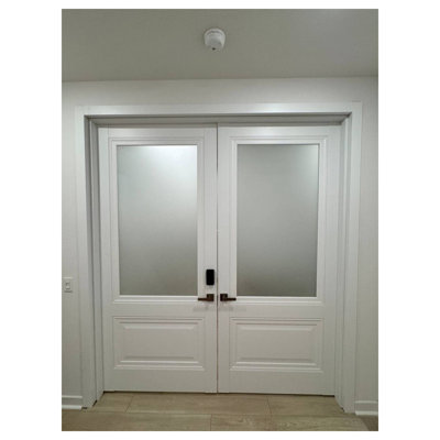 Portes françaises à double vitrage avec quincaillerie Lucia 8822 Blanc Soie avec panneaux en verre opaque dépoli, garnitures de cadre, porte intérieure robuste pour salle de bain ou chambre à coucher, 60 po x 80 po (2 x 30 x 80)