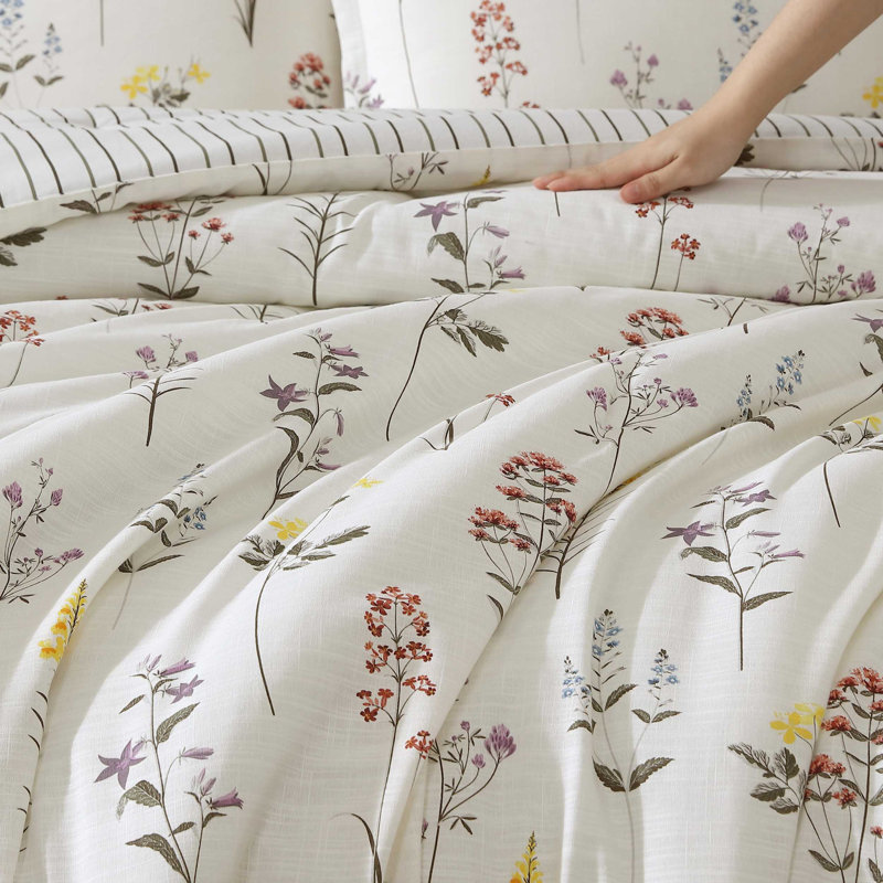Eddie Bauer Wildflower Natural Cotton Reversible Comforter Set, Ivory Floral, Twin Comforter + 1 Standard Pillow Sham