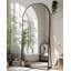 Miroir surdimensionné arqué en métal surdimensionné-570231710-570093162