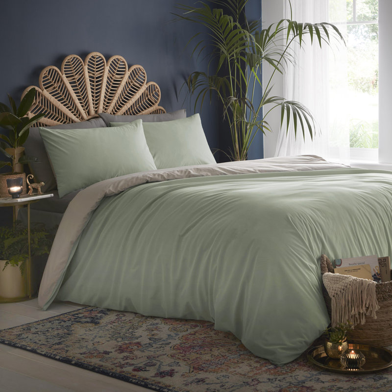 Tate Polyester Solid Colour Duvet Cover Set with Pillowcases Included, King Duvet Cover + 2 Standard Pillowcases, Green
