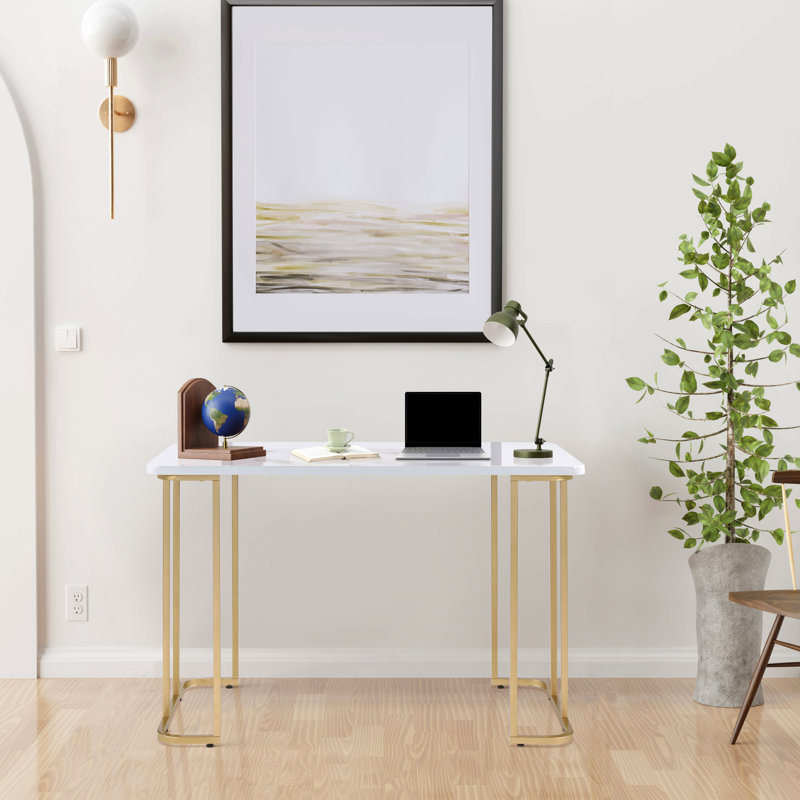 Bureau d'écriture blanc et doré