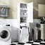 Élégante armoire à linge blanche avec rangement pratique et espace de rangement efficace
