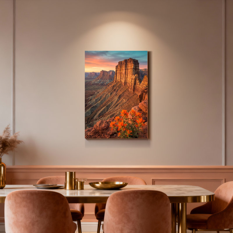 Ensemble de 1 tableau sur toile tendue représentant un coucher de soleil dans un canyon désertique avec des fleurs oranges