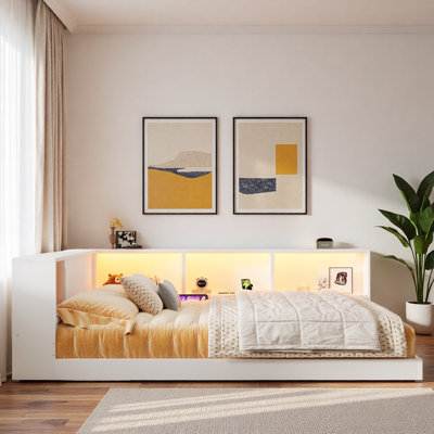Lit de jour en bois avec tablettes de rangement, ports USB et DEL