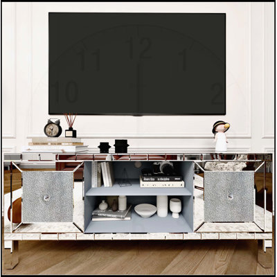Magnifique meuble télé à miroir avec beaucoup de rangement et un design élégant pour votre salon.