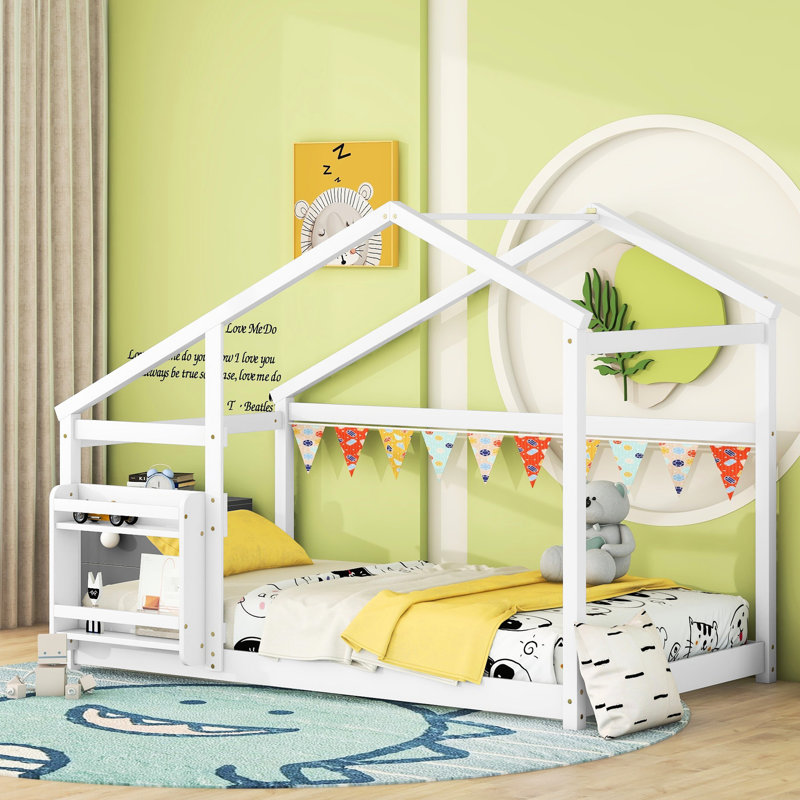 Lit simple avec tablette en blanc - matériaux, endroit de repos confortable en bois de pin massif pour une construction stable
