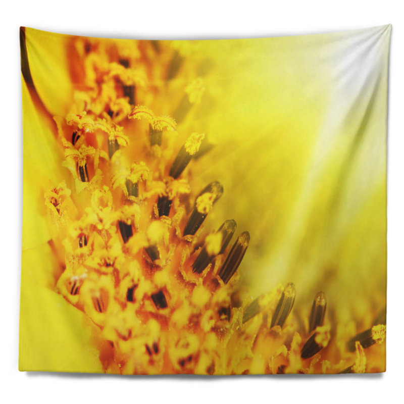 Tapisserie florale jaune vif, H 50 po x l 60 po