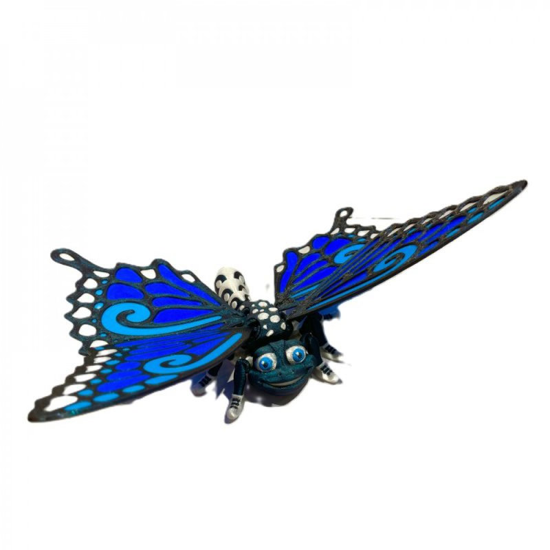 Figurine papillon 3D portant des chaussures imprimées en 3D