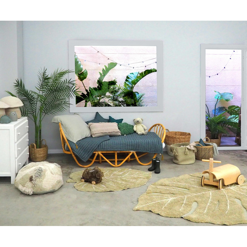 Handmade Olive Cotton Monstera Leaf Washable Rug 2' 5" x 3' 3"