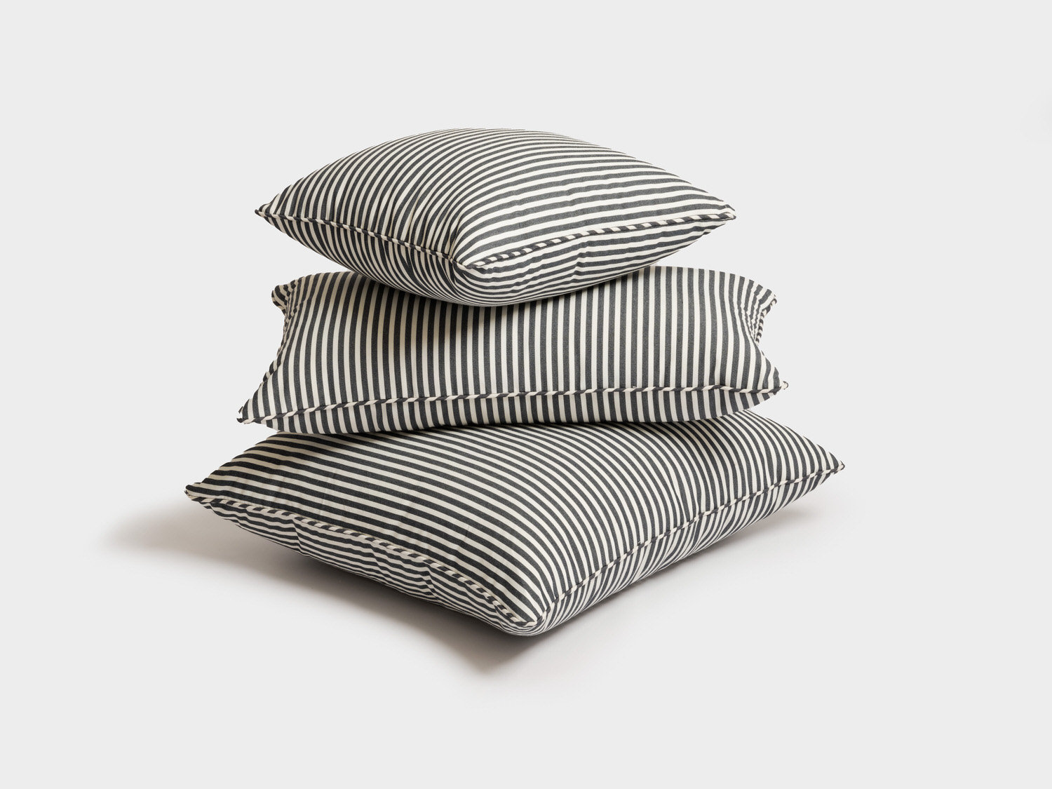 Laurens Outdoor Pillow, Navy, 18"H x 18"W