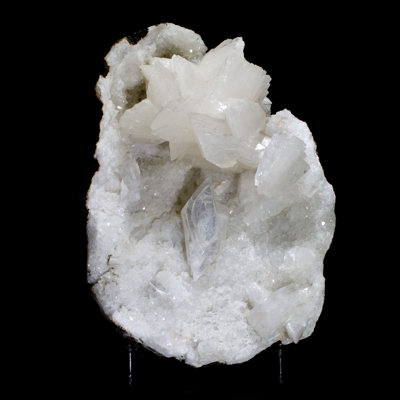 Heulandite et calcédoine sur basalte