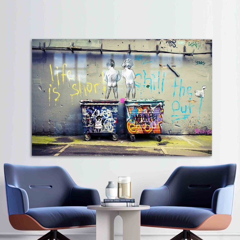 Décoration murale en verre d'inspiration Street Art offrant une touche unique d'esthétique moderne pour l'intérieur de votre maison
