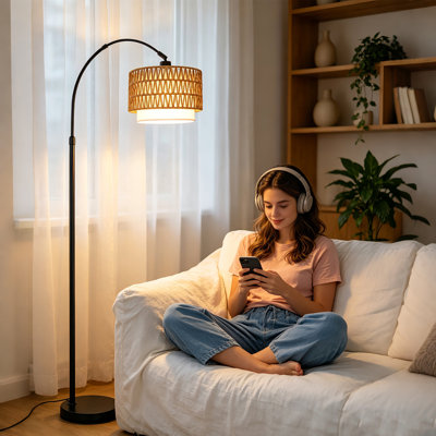 Lampe sur pied arquée avec télécommande et interrupteur au pied, lampadaire DEL à intensité variable avec minuterie et fonction mémoire.