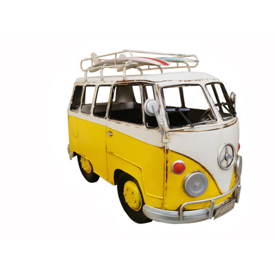 Sculpture Rotan Bus
