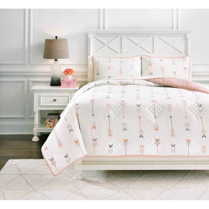 White and Blue Reversible Microfiber Twin Quilt Set