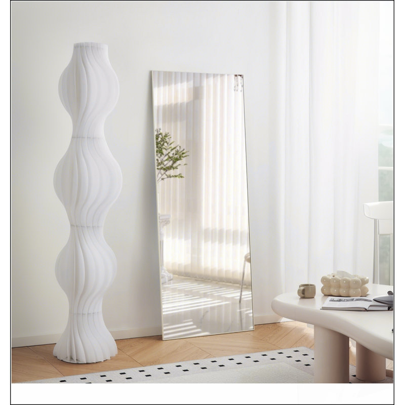 Miroir pleine longueur avec cadre en alliage d'aluminium blanc, haute définition et incassable pour une installation inclinée ou murale
