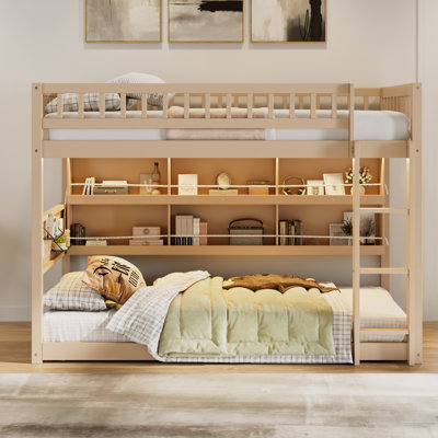 Lit superposé, design gain de place, bois, étagères et panneau perforé, style ferme moderne, chambre d'enfant