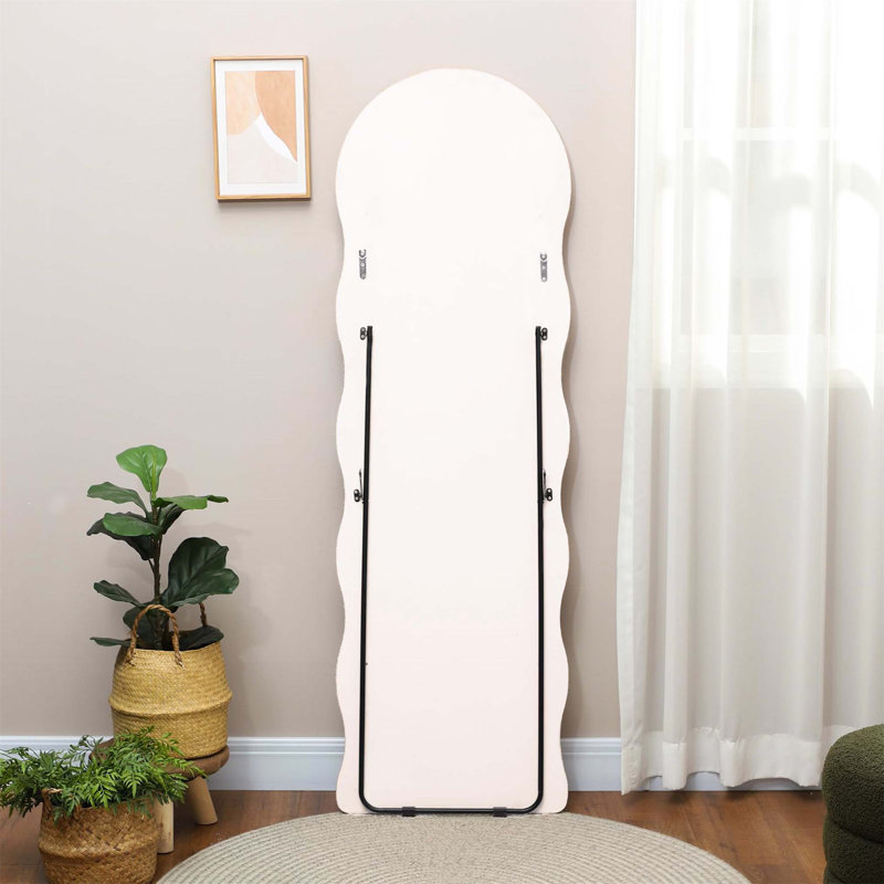Demetrias Irregular Mirror, White/Pink
