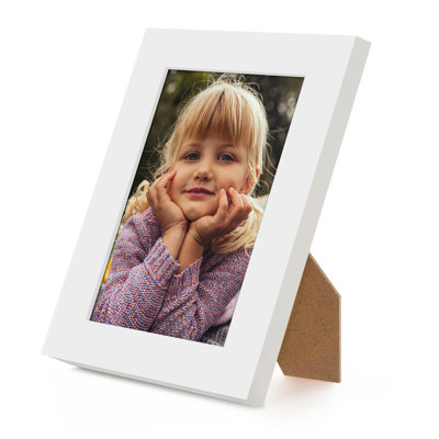 Americanflat 4x6 Picture Frame - Set of 2 - Shatter-Resistant Glass - Engineered Wood