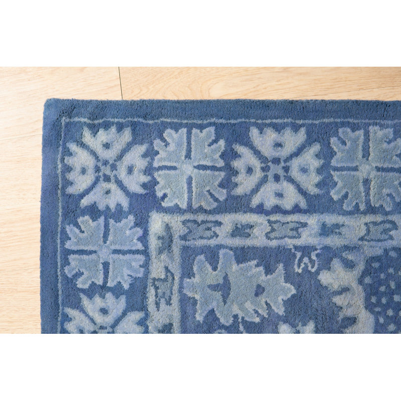 Hand Tufted Wool Floral Area Rug in Blue, 9' x 12'