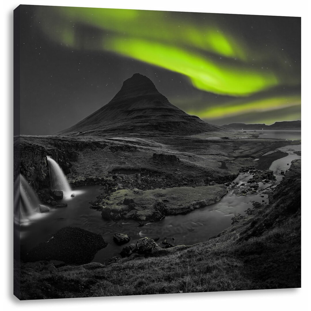 Leinwandbild Kirkjufell Wasserfall mit Nordlichtern