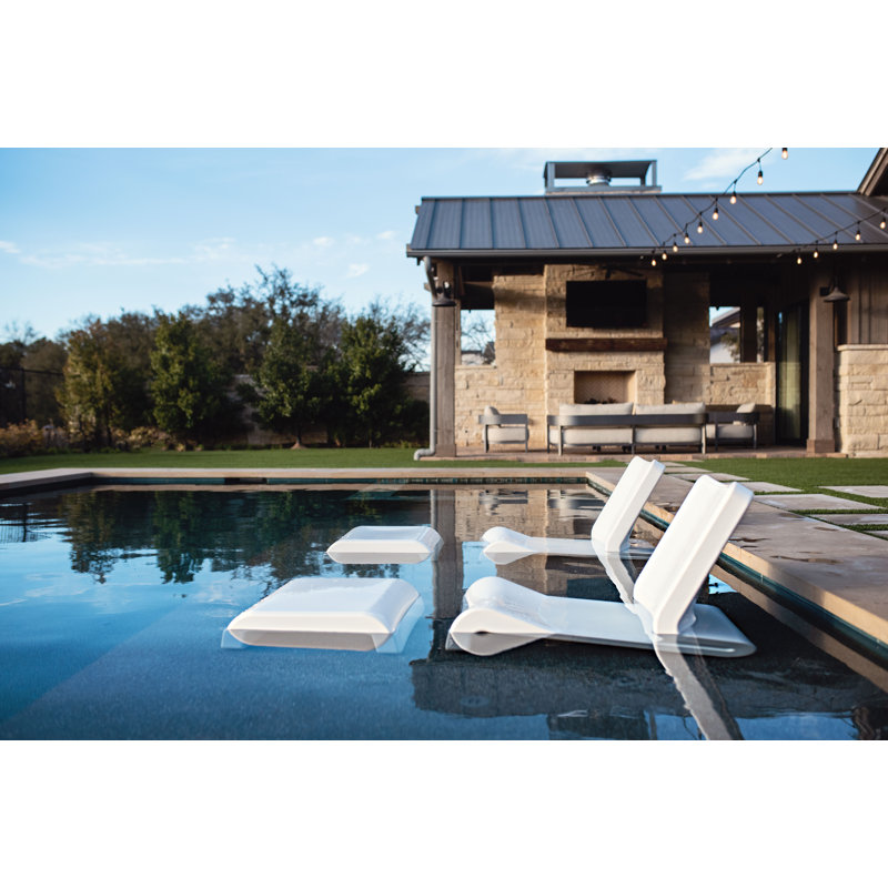 Line Outdoor Lounge Chair, Highcloud White