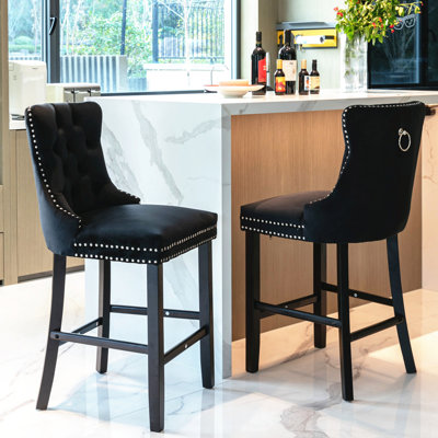 Velours tendance avec design, fabrication en bois, accents, haut dossier, de 2 chaises de bar rembourrées modernes noires, bouton, coussin en mousse d'élasticité en bois massif, 2