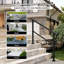 Rampe d'escalier noire d'extérieur-109746049