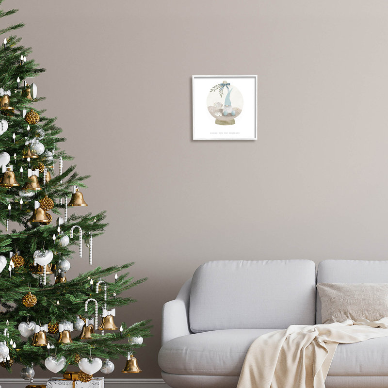 «Gnome for the Holiday Seashells» par Leah Straatsma - impression sur toile, H 12 po x l 12 po x P 1,5 po