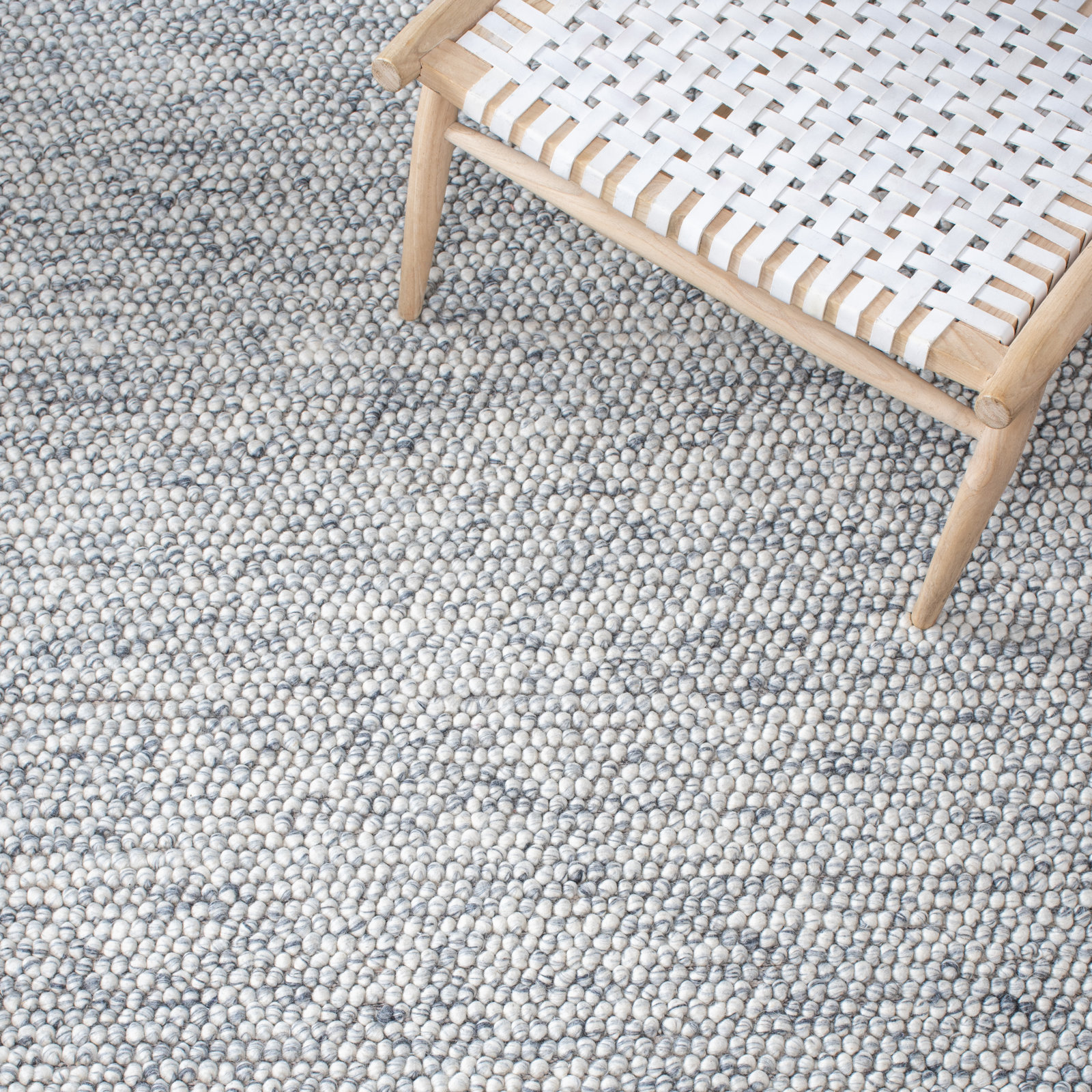 Elle Light Grey Ivory Hand-Woven Rug, Rectangle 6' x 9'