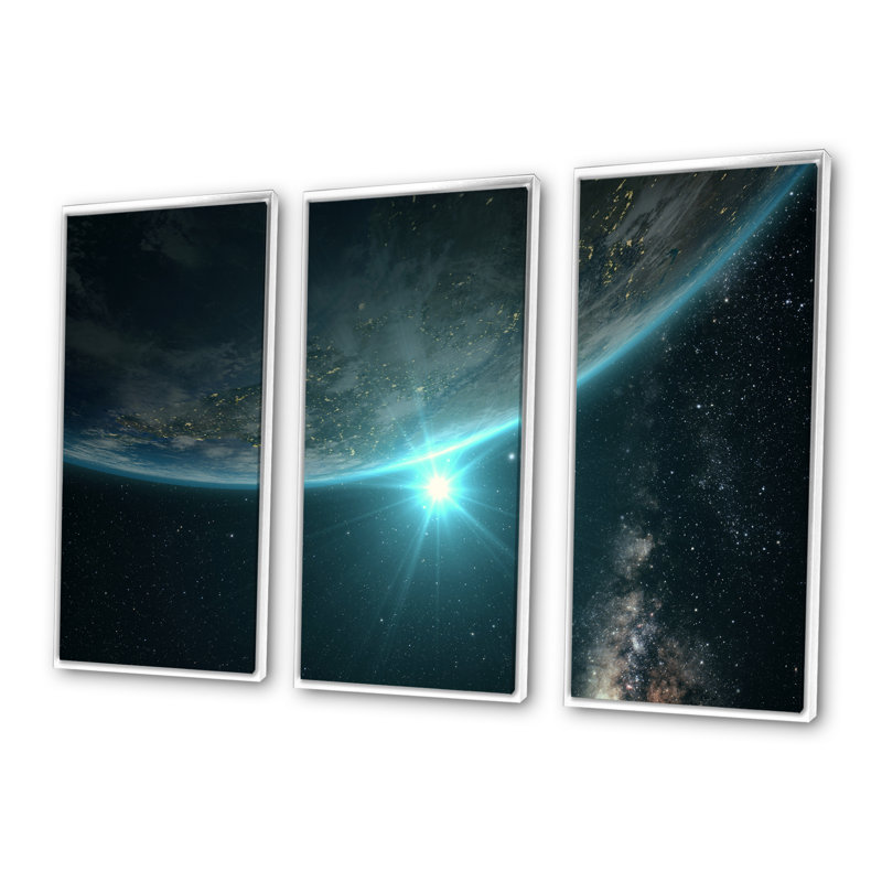 «Sunrise In Earth From Space - Landscape», ensemble de 3 toiles encadrées, H 20 po x l 36 po x P 1 po, Toile avec cadre blanc