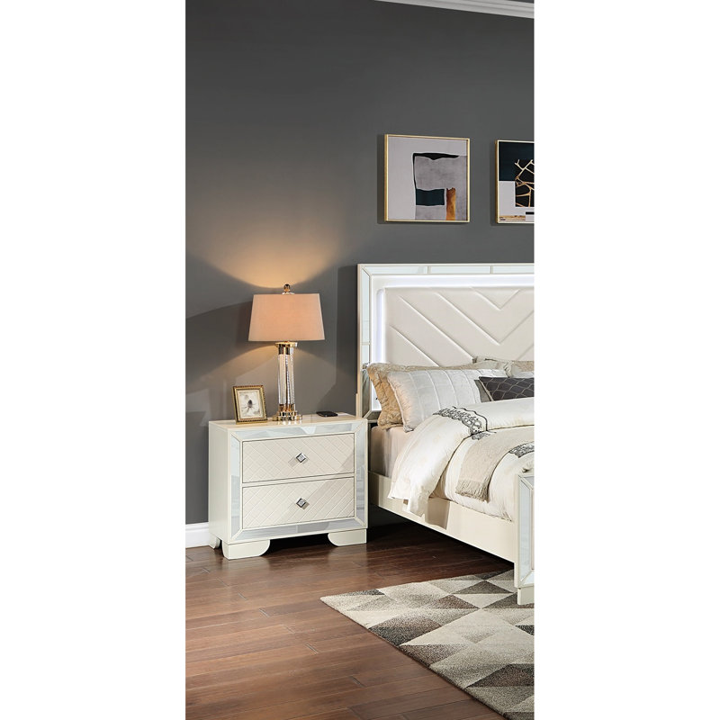Table de chevet en bois crème 2 avec charnières sans fil et poignées à poignée en diamant pour la chambre à coucher 2 tiroirs, base de chargement, base