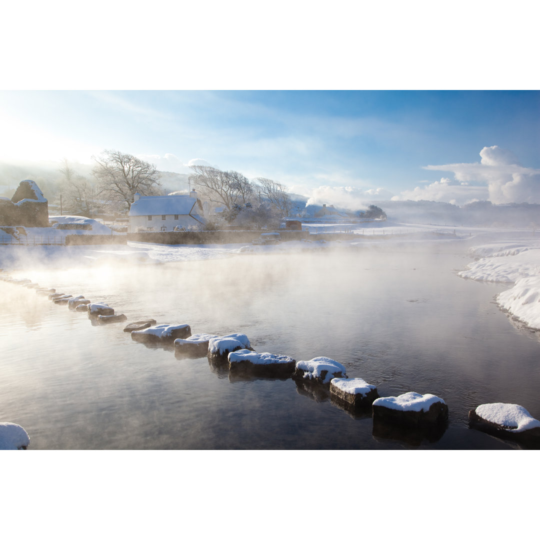 Winters Day von Redmal - Kunstdrucke auf Leinwand