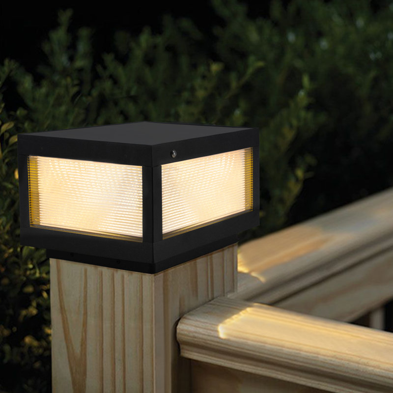 Lampadaire solaire noir pour l'extérieur avec DEL à intensité variable et capteur de crépuscule