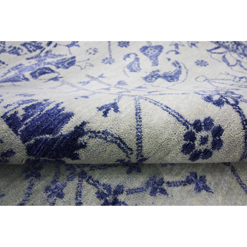 Oriental Area Rug in Silver, Rectangle 9' x 12'