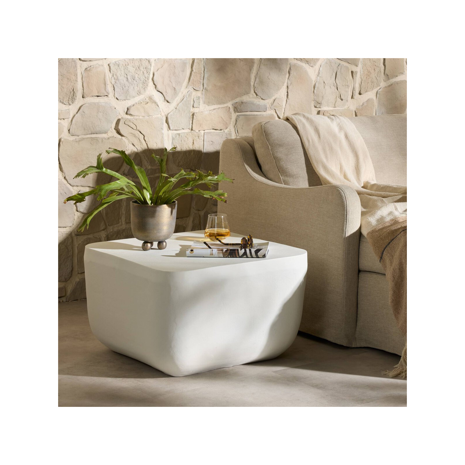 Eponine 24.75'' Outdoor Side Table, Matte White