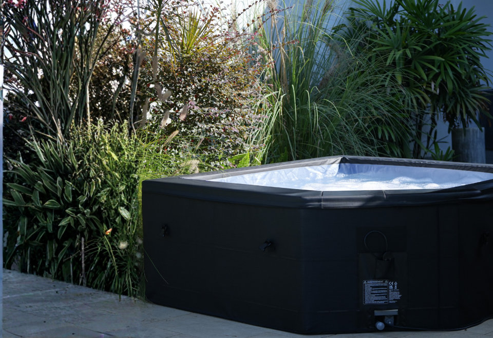 Ezlife Cabo 4-5 Person Cut Corne Eco Foam Hot Tub