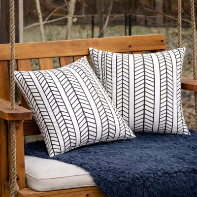 2 PCS Outdoor 18" X 18" Pillow Cover & Insert Patio Cushions For Garden, Porch, Poolside Furniture-Black And White Grid