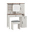 Bureau de maquillage de ferme avec station de charge, bureau de coiffeuse avec miroir lumineux et tiroirs-668953639
