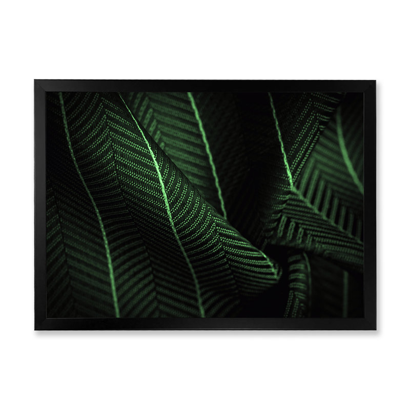 Tissu en soie vert foncé avec une fine rayure blanche - reproduction sur toile, H 12 po x l 20 po