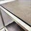 Table de bout en bois avec tablette Padena