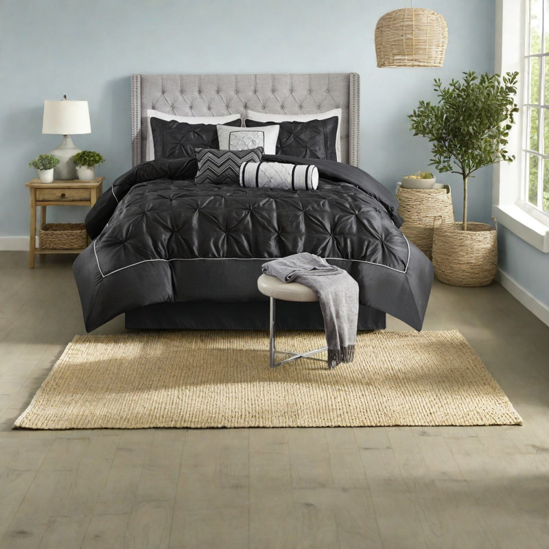 Elegant 7-piece Black Bedding Set, Polyester Tufted Queen Comforter