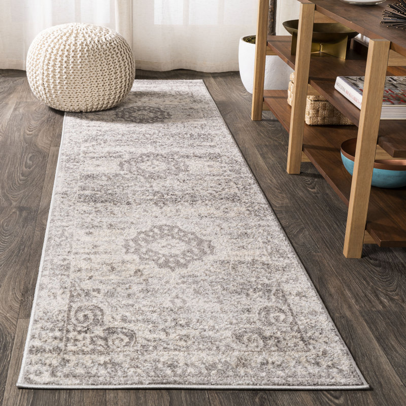 Droitwich Ornate Bohemian Medallion Gray/Cream Rug, Runner 2'3" x 8'