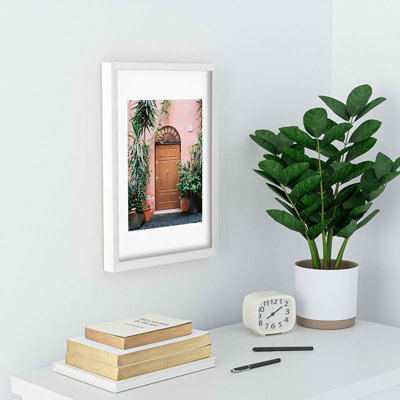 Porte d'entrée de Rome par Raisa Zwart, cadre encadré blanc Latitude Run® 18 po x 24 po