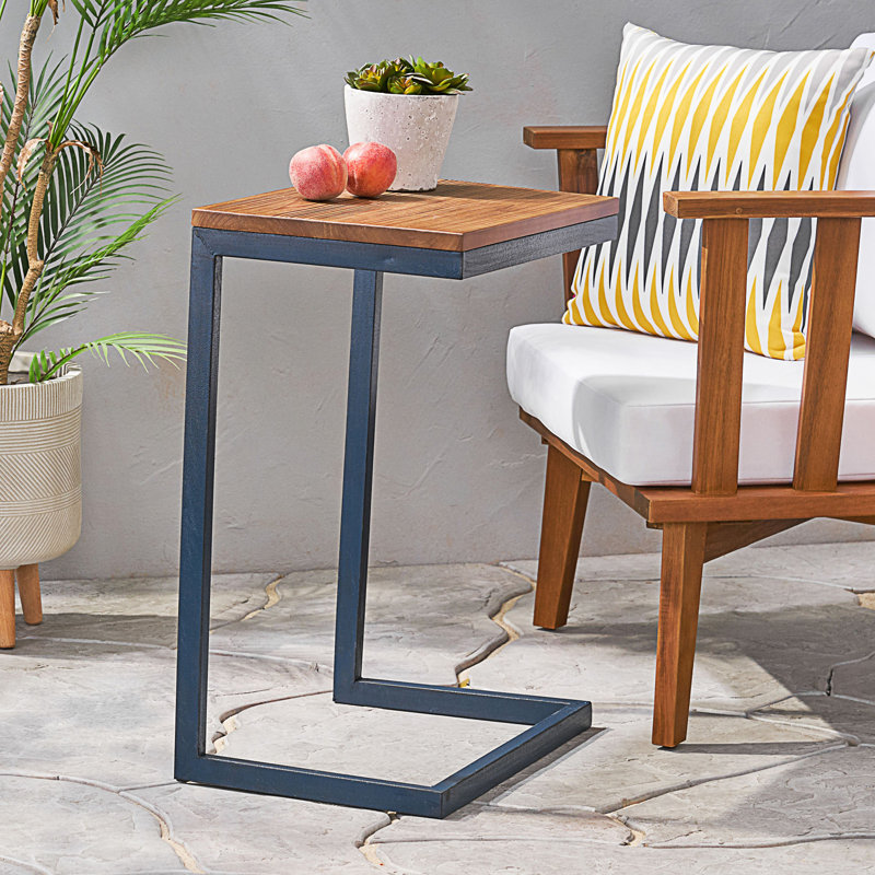 Table d'appoint en forme de C