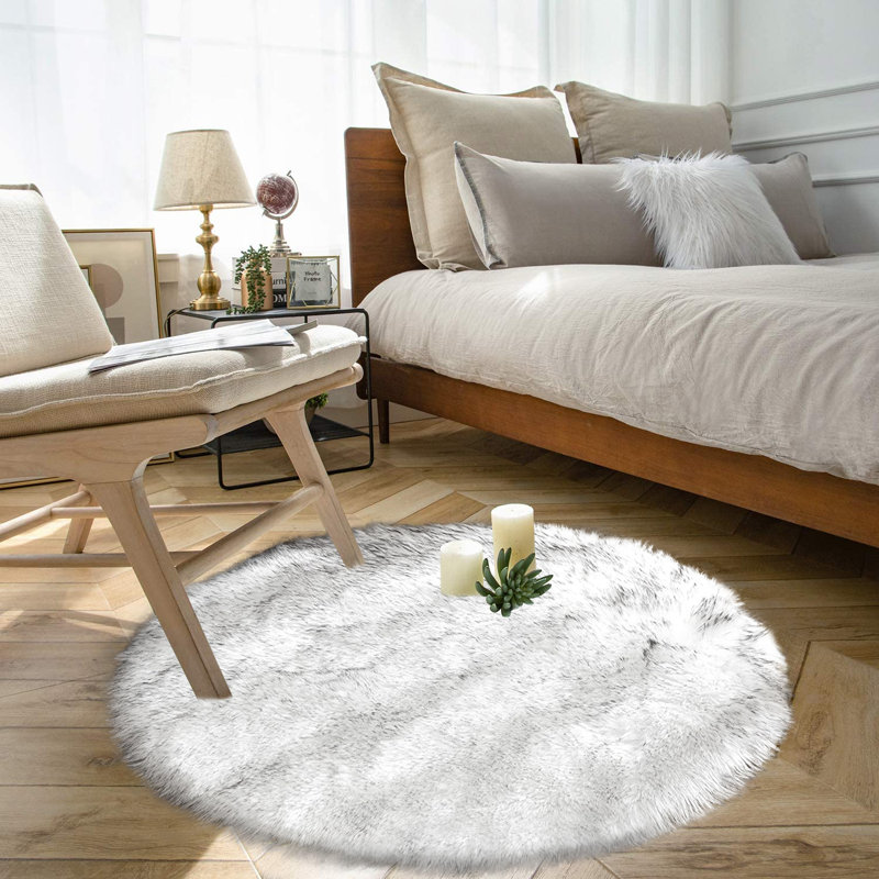 Chastity Faux Sheepskin Indoor Rug, Round 4'