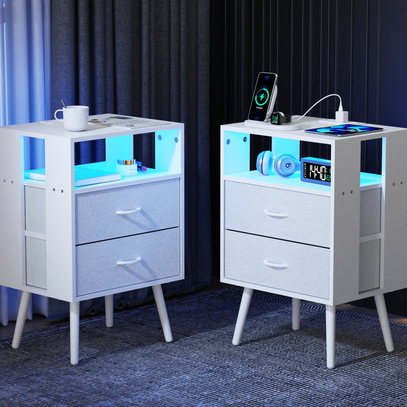 Ensemble de 2 tables de chevet avec station de charge et éclairage à DEL, table de chevet blanche, tiroirs non tissés, panneau de particules enduit pour une fonction sécuritaire durable, utilisation des rayures thermiques