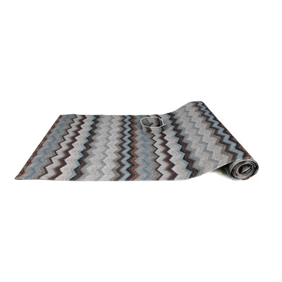 Table runner with a zigzag pattern and a length of 150cm