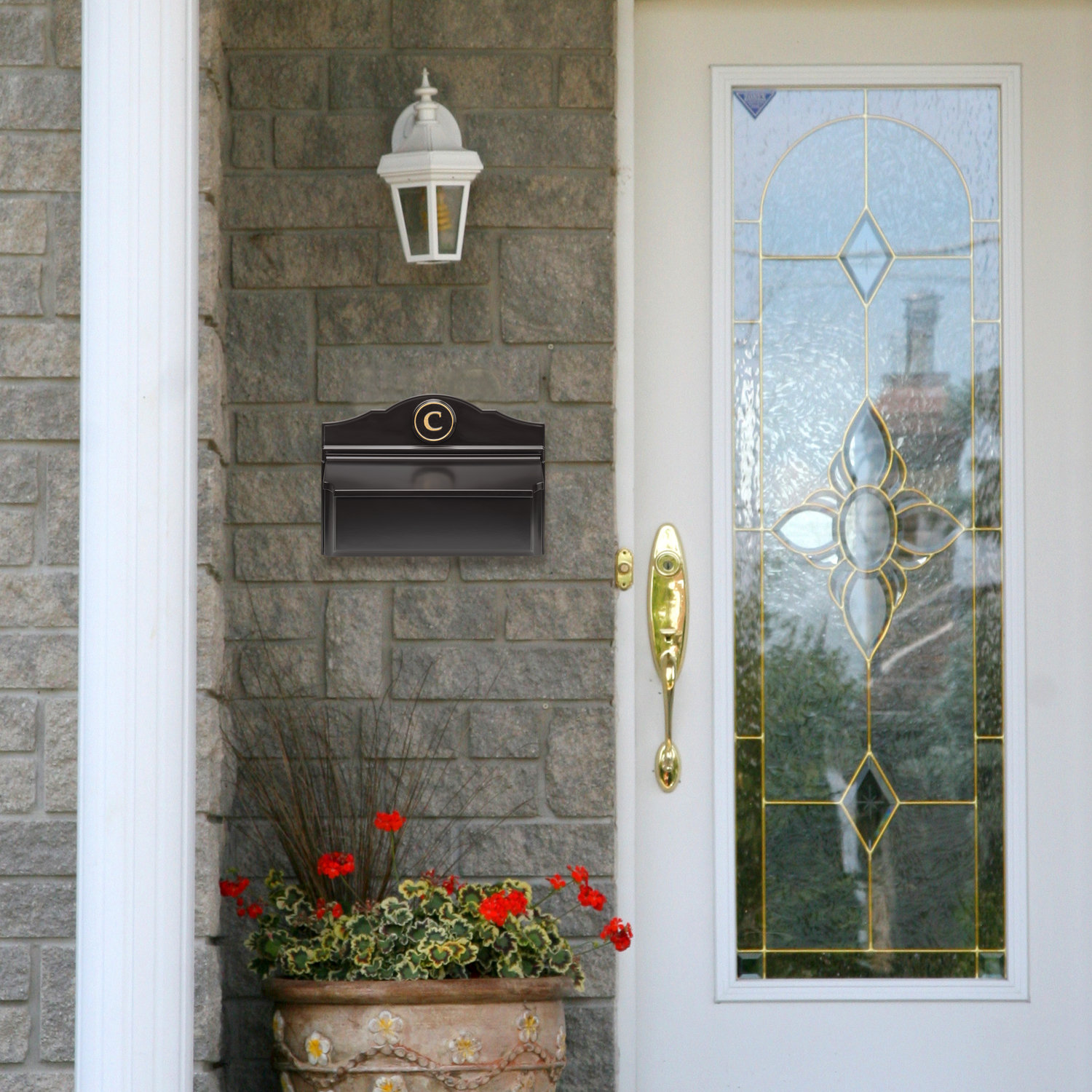 Colonial Wall-Mounted Mailbox, Black/Gold, Yes